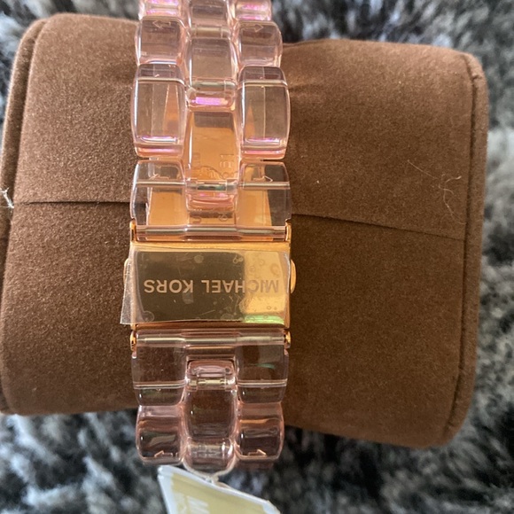 Michael Kors watch - Picture 4 of 7